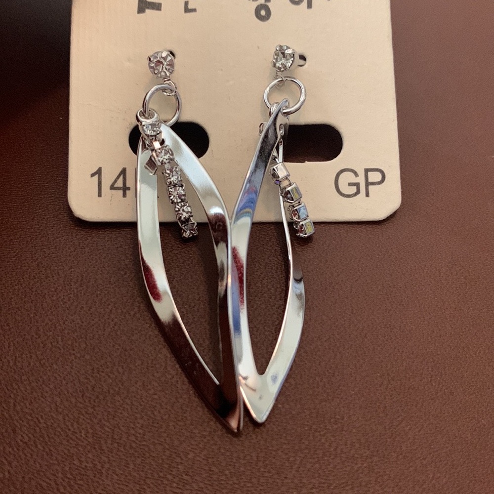 Silver Dangling Earrings - image 3